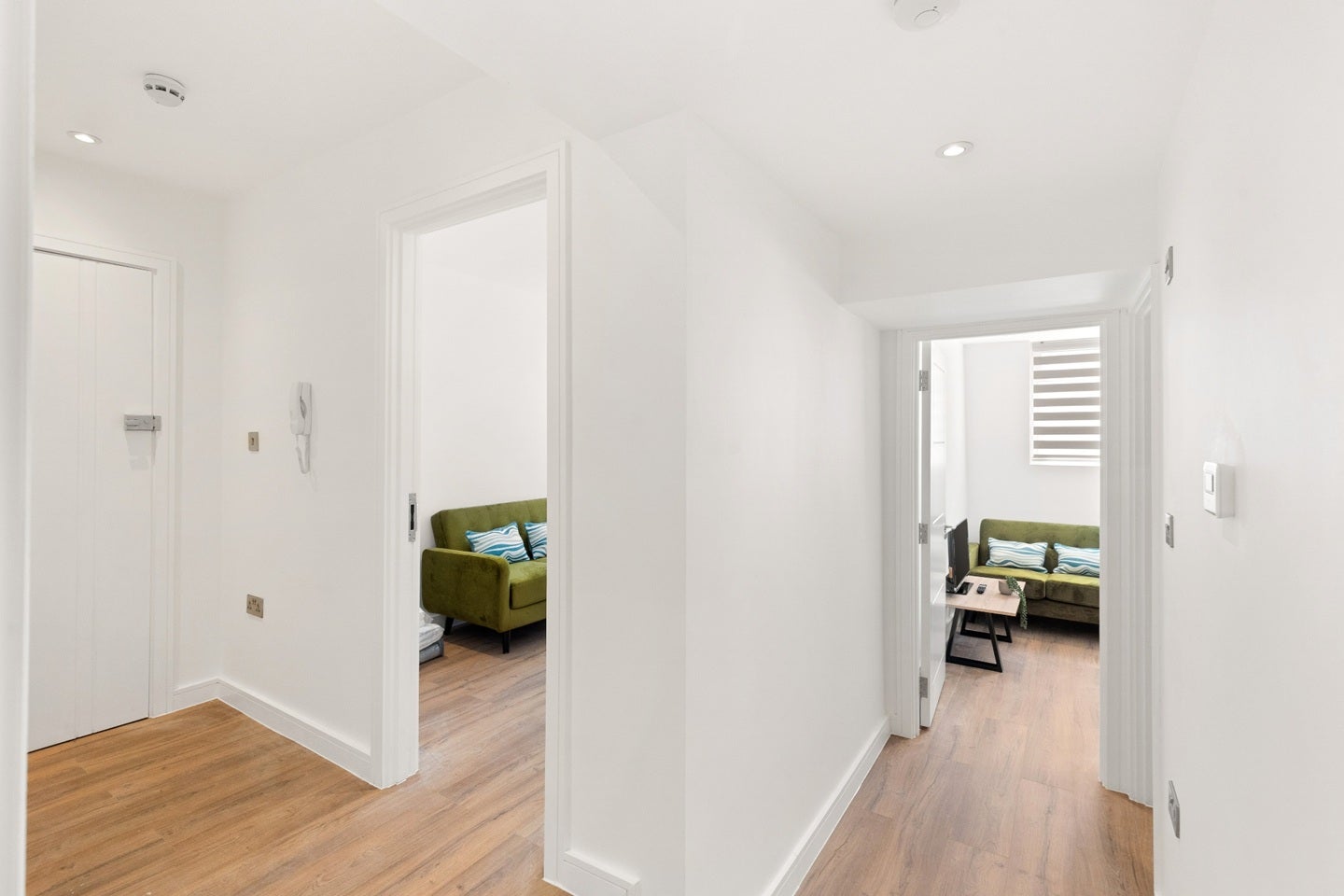 Flat Mackenzie Road in Greater London
