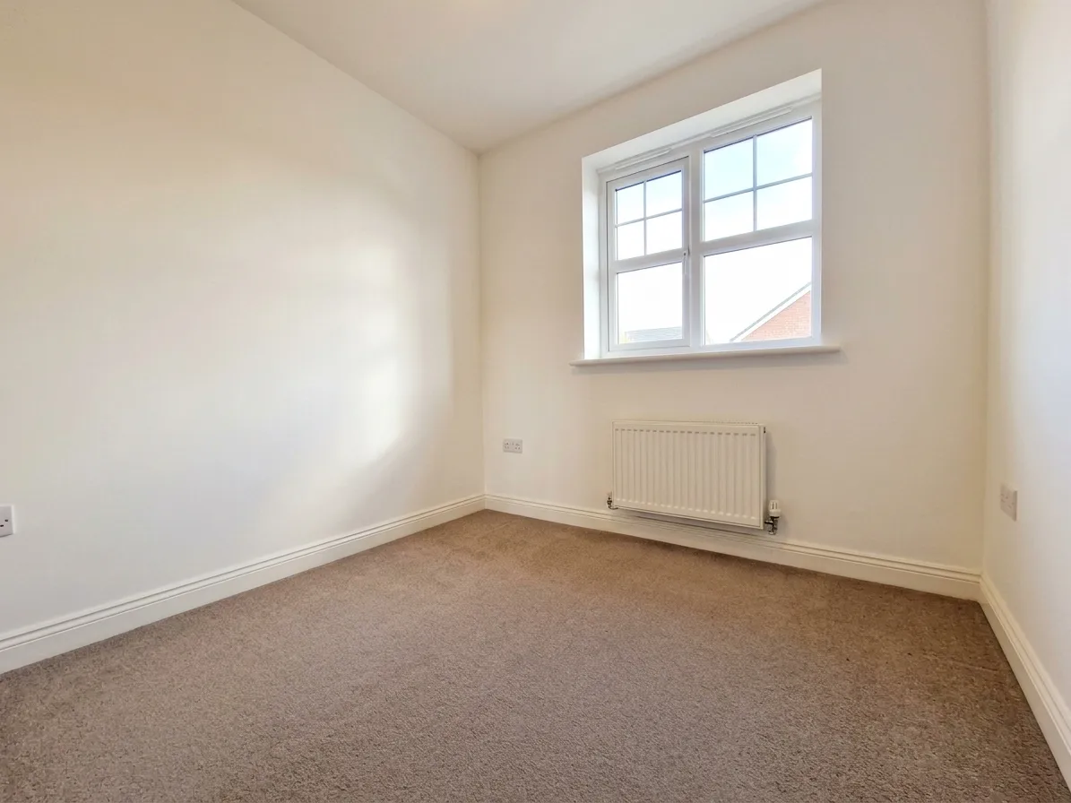 Flat Fernbeck Close in Farnworth