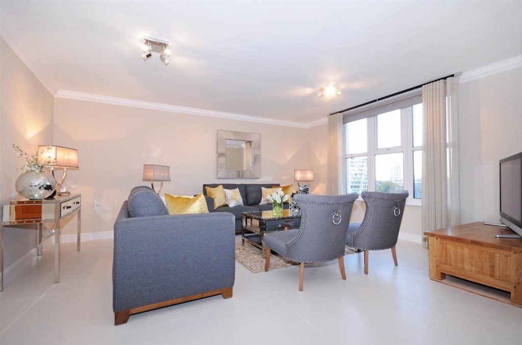 Flat Boydell Court in Greater London