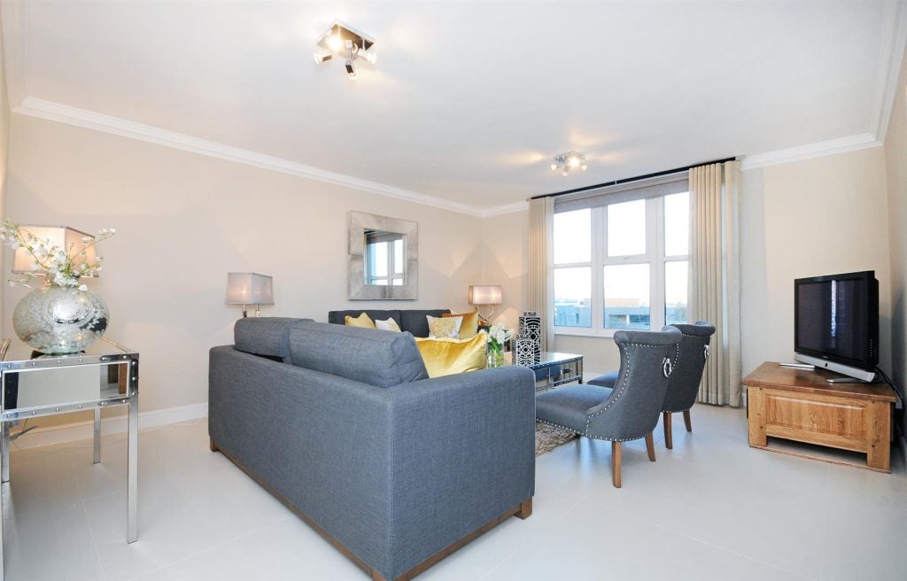 Flat Boydell Court in Greater London