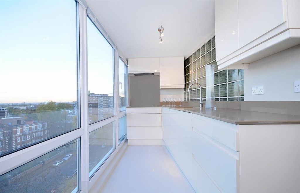 Flat Boydell Court in Greater London