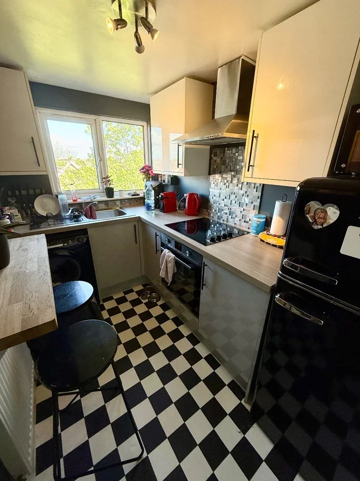 Flat Brigstock Road in Greater London