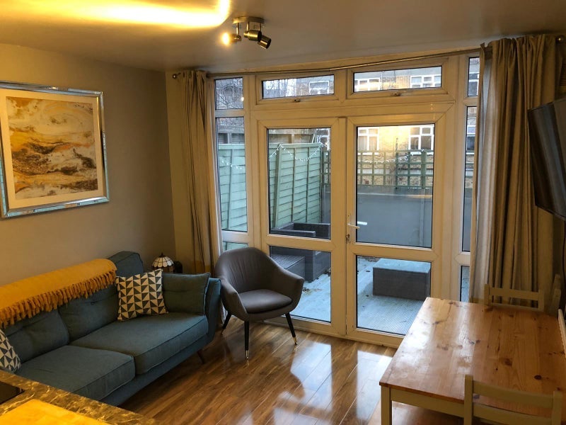 Room Kingsland Road in Greater London