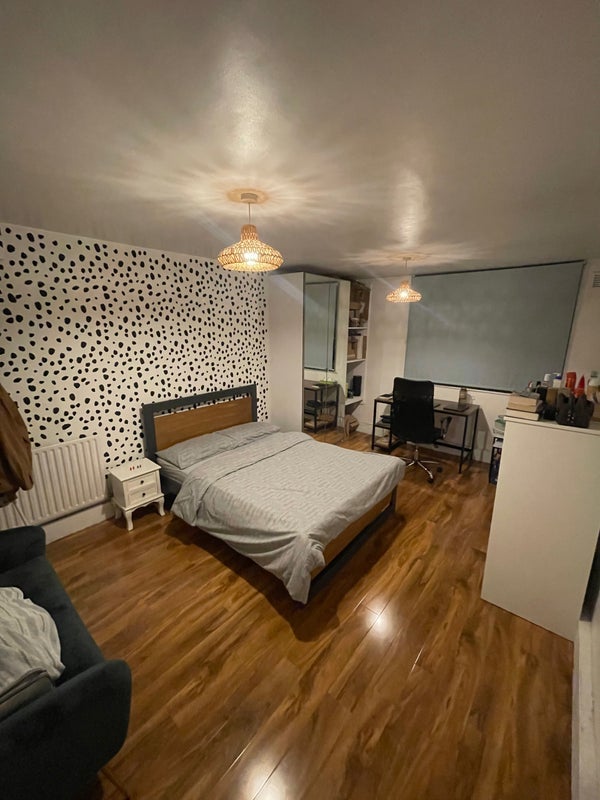 Room Kingsland Road in Greater London