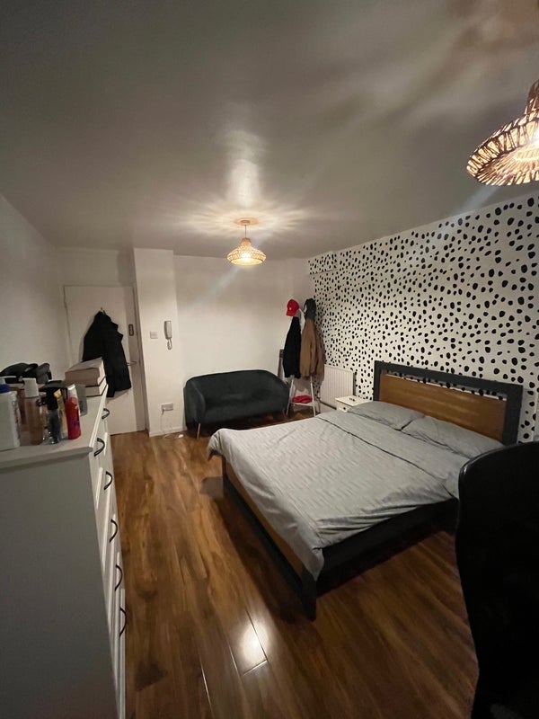 Room Kingsland Road in Greater London