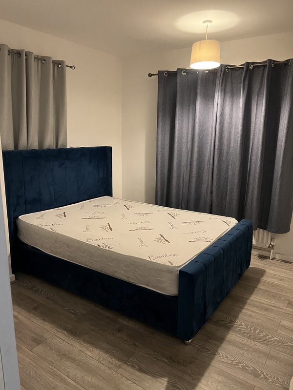 Room Crescent Avenue in Coventry