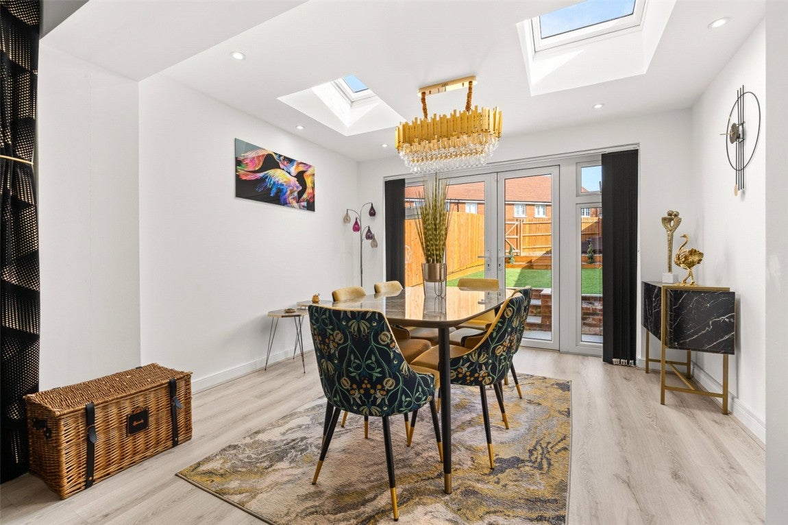 House Oak Avenue in Wokingham
