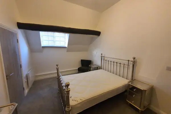 Room Hamblin Court in Rushden