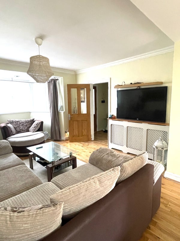 Room Underwood Road in Greater London