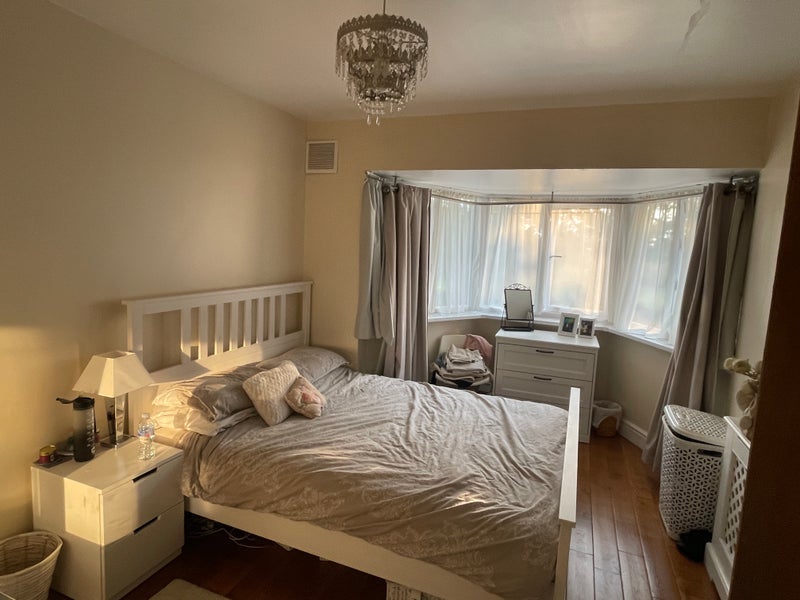 Room Underwood Road in Greater London