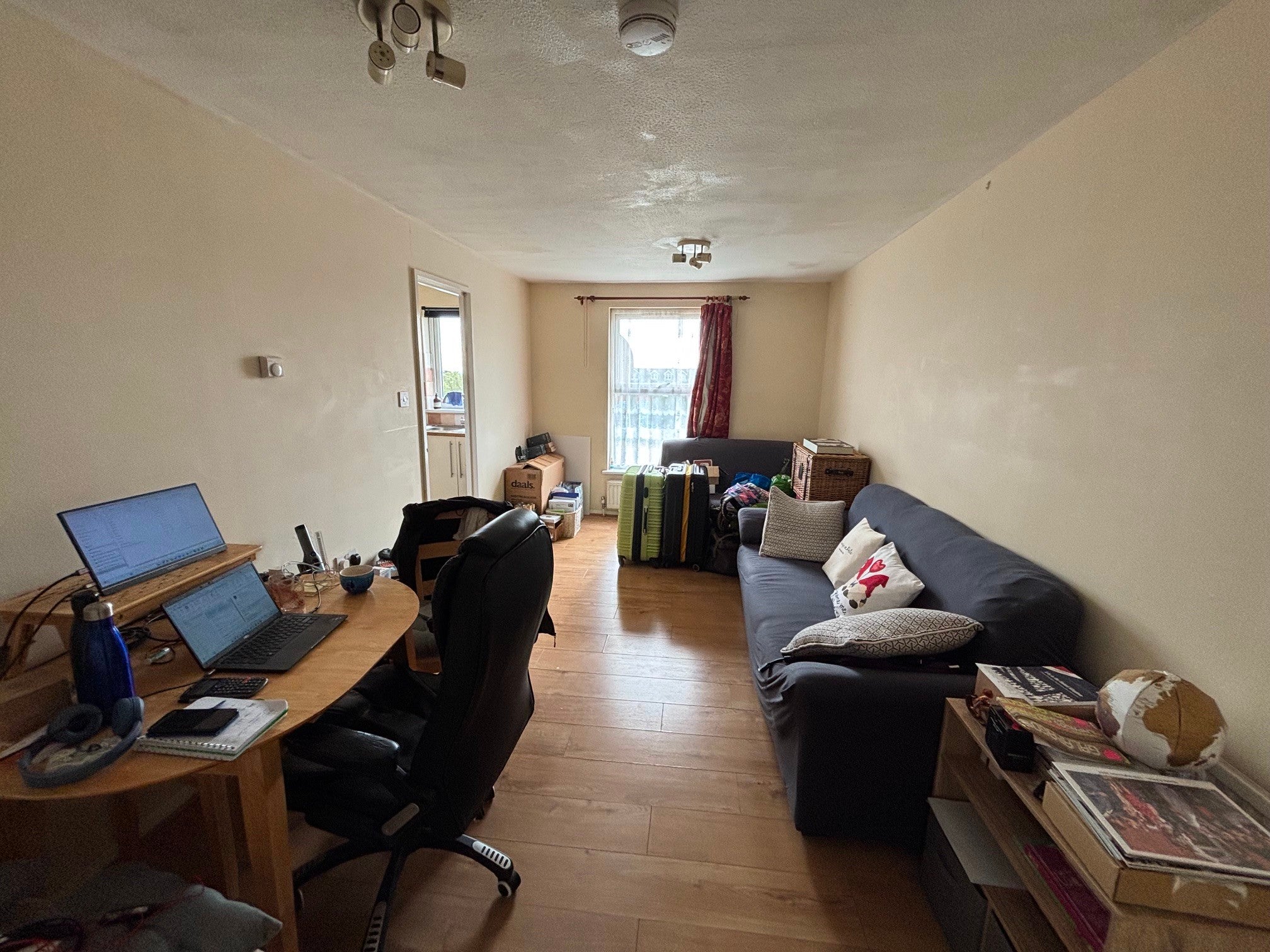 Flat Oakleigh Road North in Greater London