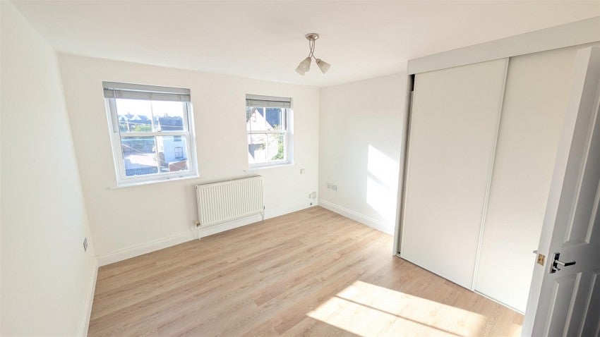 Flat Leam Terrace in Royal Leamington Spa
