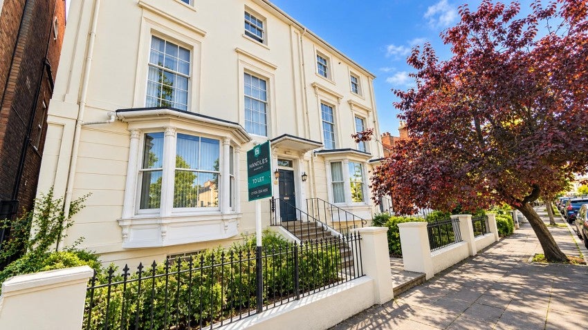 Flat Leam Terrace in Royal Leamington Spa