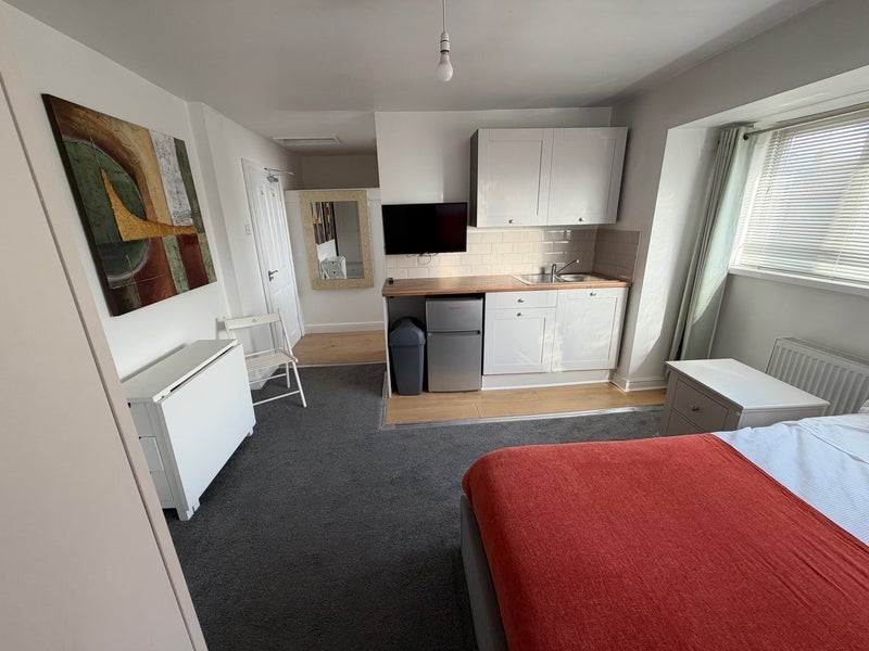 Room Blenheim Road in Charnwood