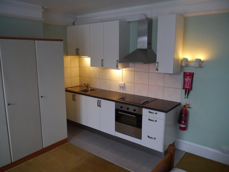 Flat Welldon Crescent in Greater London