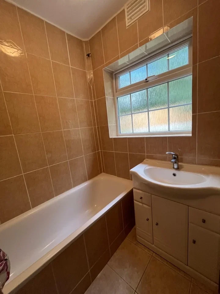 Flat Springfield Close in Greater London