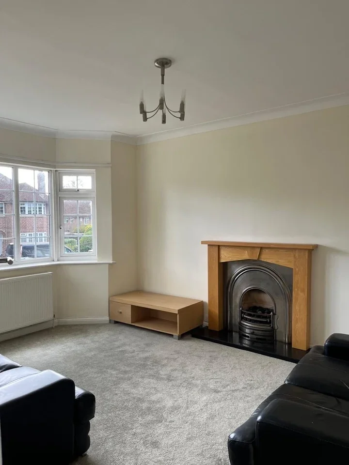 Flat Springfield Close in Greater London