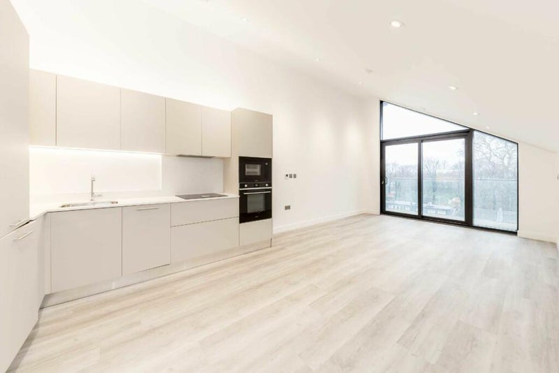 Room East Road in Greater London