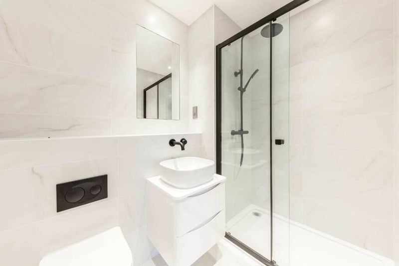 Room East Road in Greater London