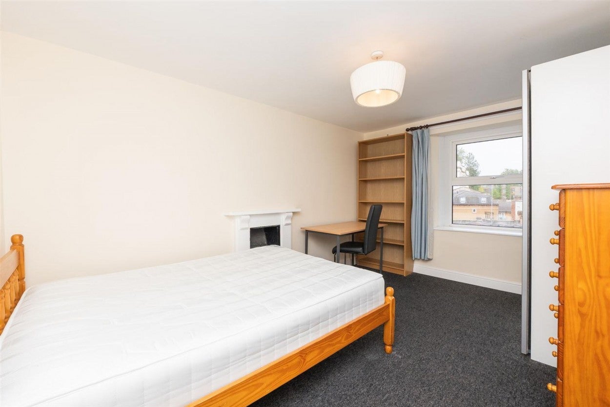 Room Queens Road in Bristol