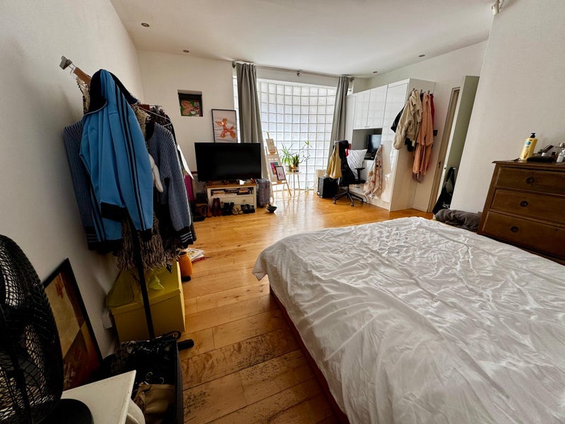 Room Abney Gardens in Greater London