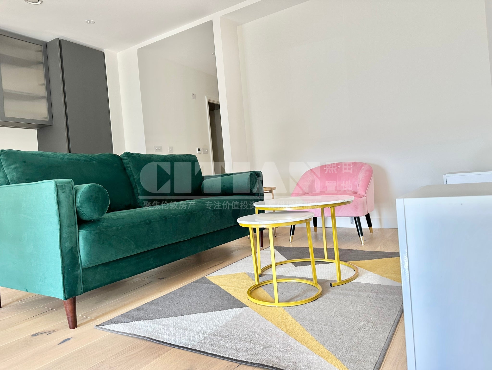 Flat Ashley Road in Greater London
