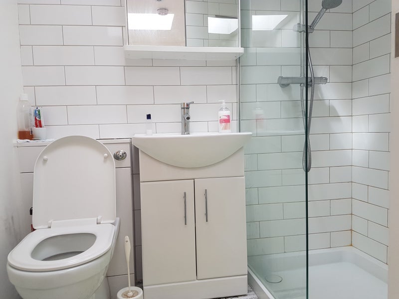 Room Burness Close in Greater London