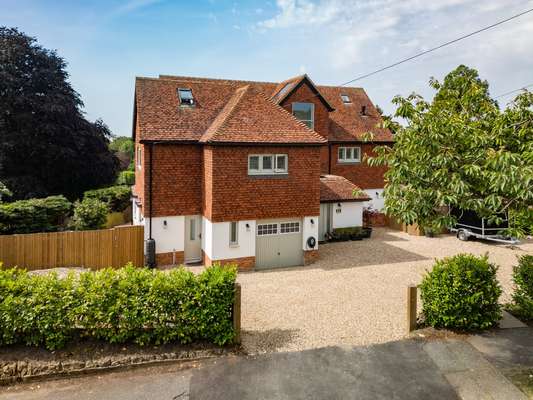 House St Johns Road in Folkestone and Hythe District