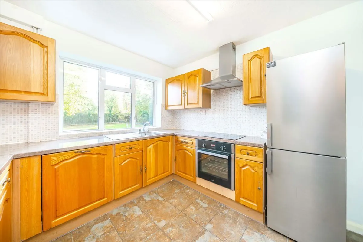 House Pinn Way in Greater London