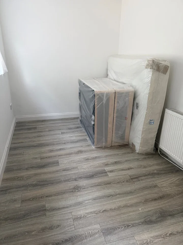 Room Grange Park Road in Greater London