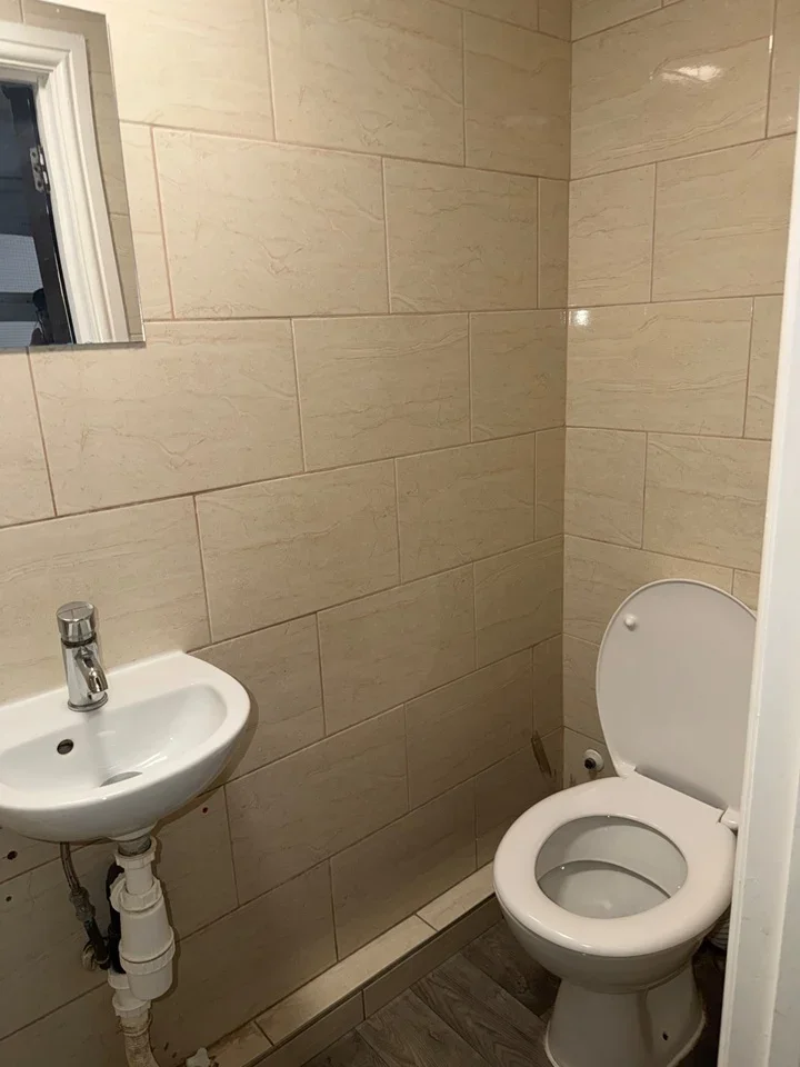 Room Grange Park Road in Greater London