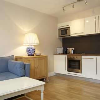 Flat Sloane Avenue in Greater London