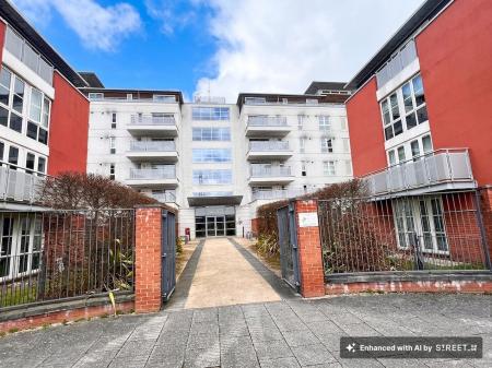 Flat Watkin Road in Leicester