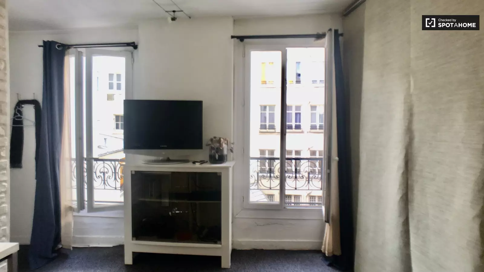 Flat Rue Émile Level in Paris