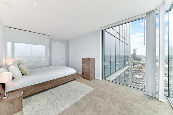 Flat Alie Street in Greater London