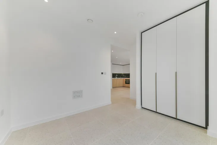Flat Cendal Crescent in Greater London