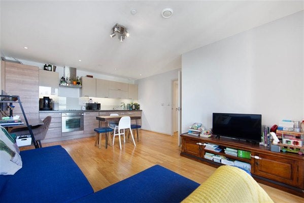 Flat Harmony Place in Greater London