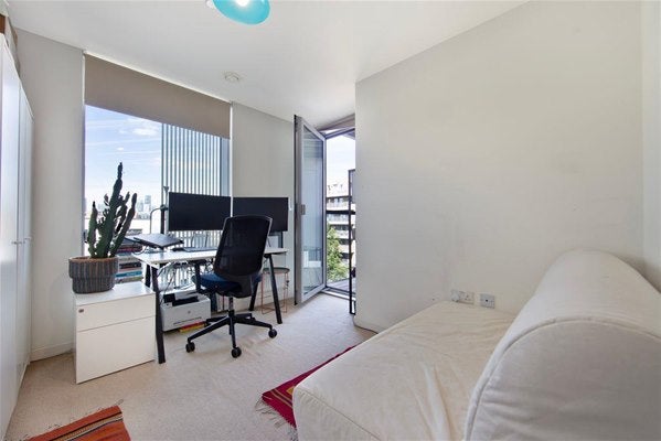 Flat Harmony Place in Greater London