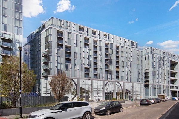 Flat Harmony Place in Greater London