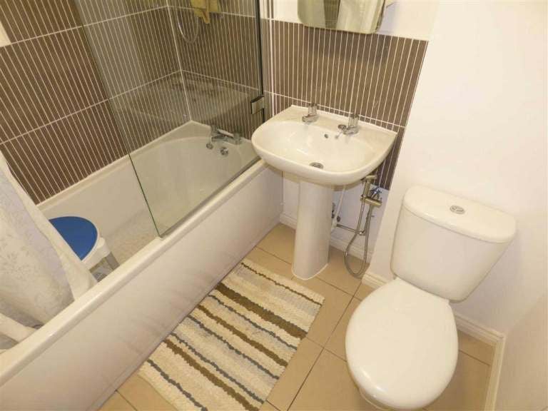 Room Higham Road in Greater London