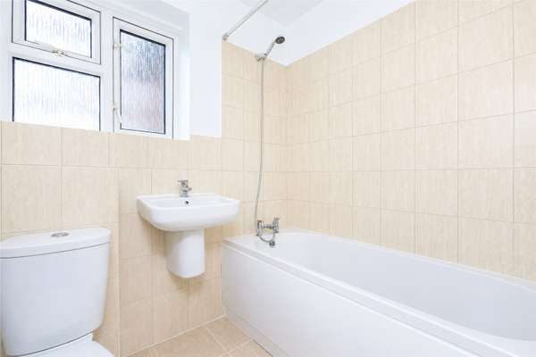 Flat Upper Richmond Road West in Greater London