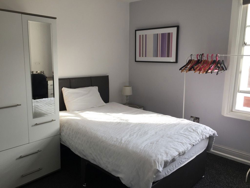 Room Priory Street in Coventry