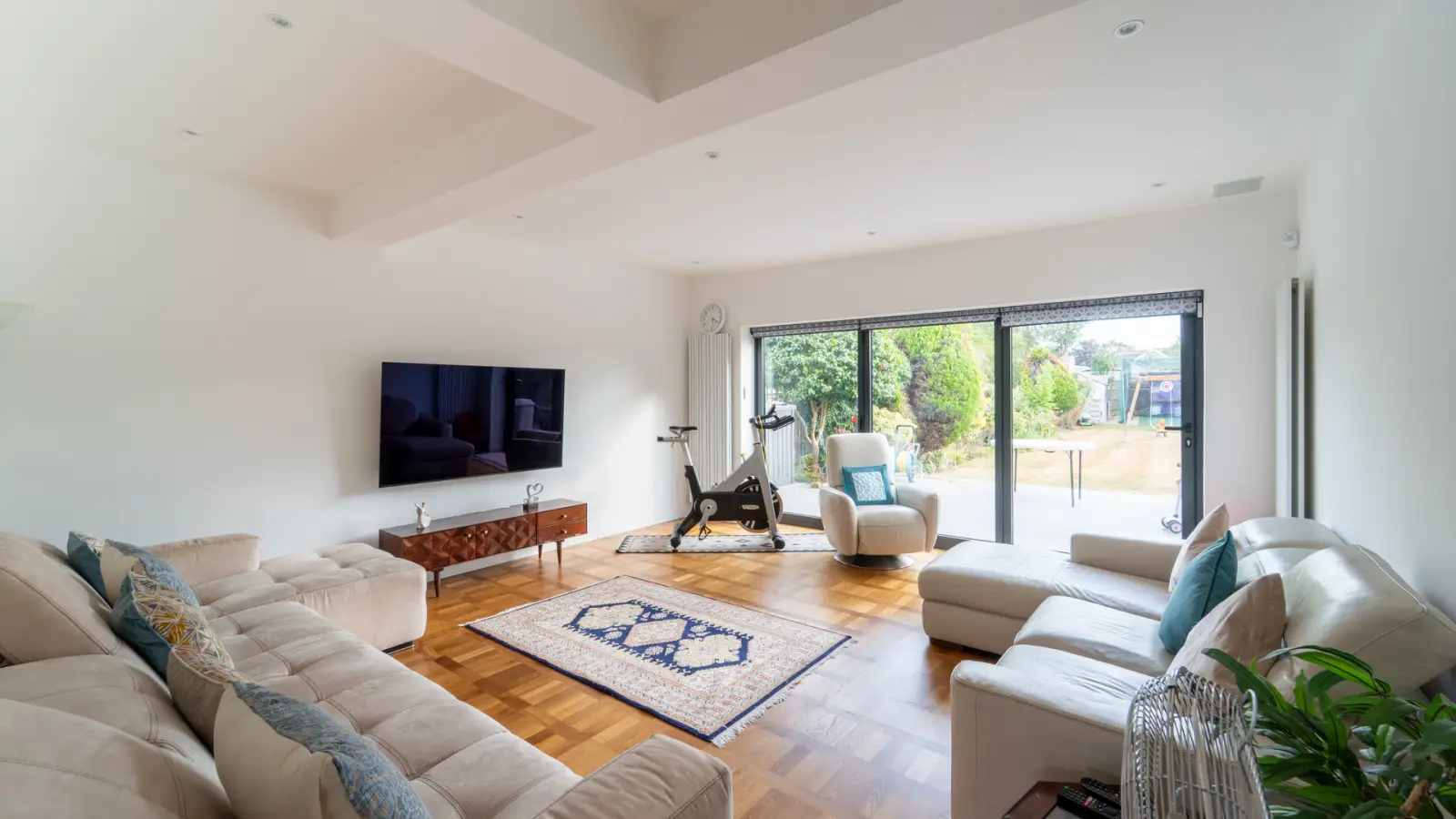 Flat Comeragh Road in Greater London