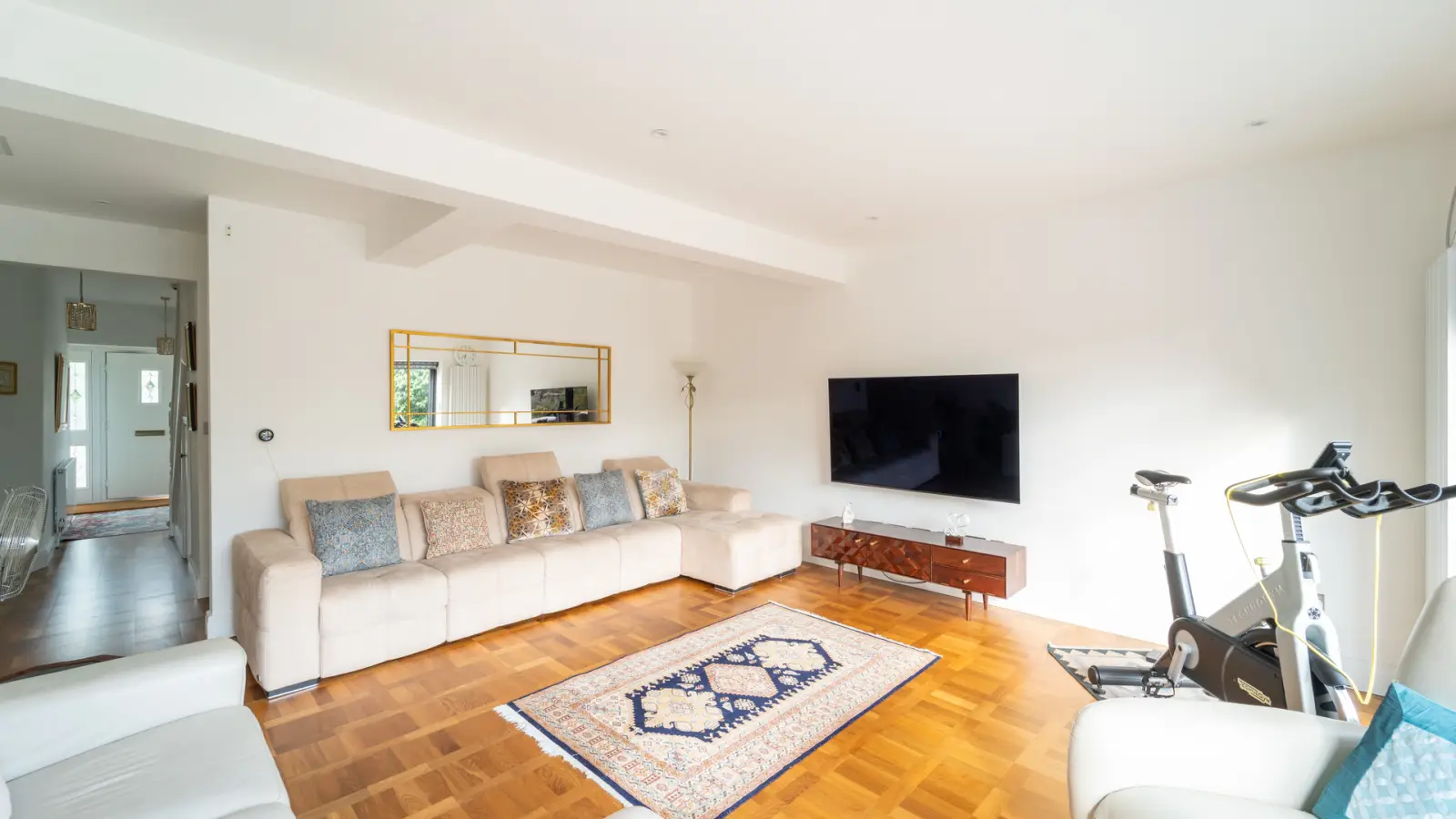 Flat Comeragh Road in Greater London