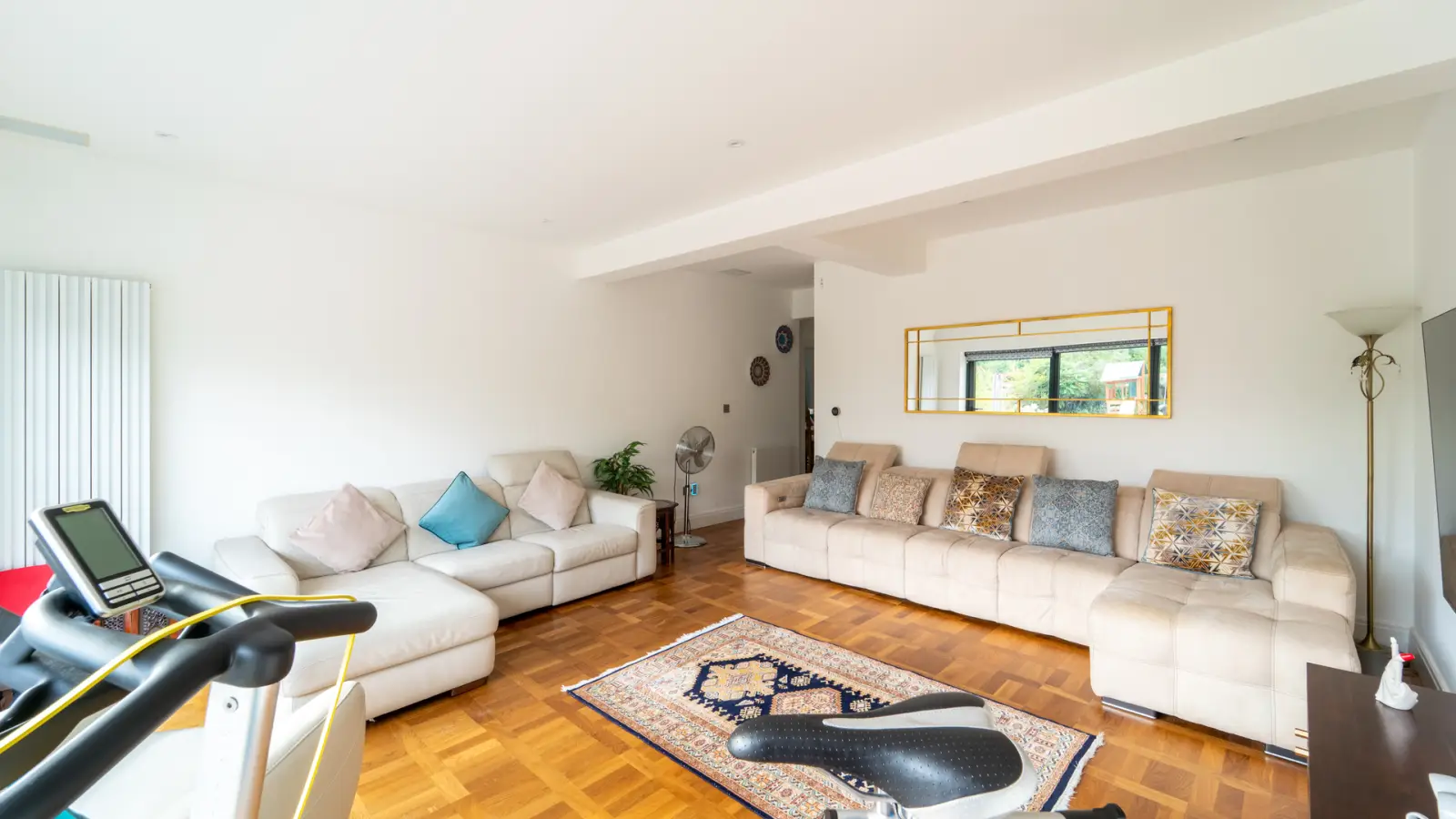 Flat Comeragh Road in Greater London