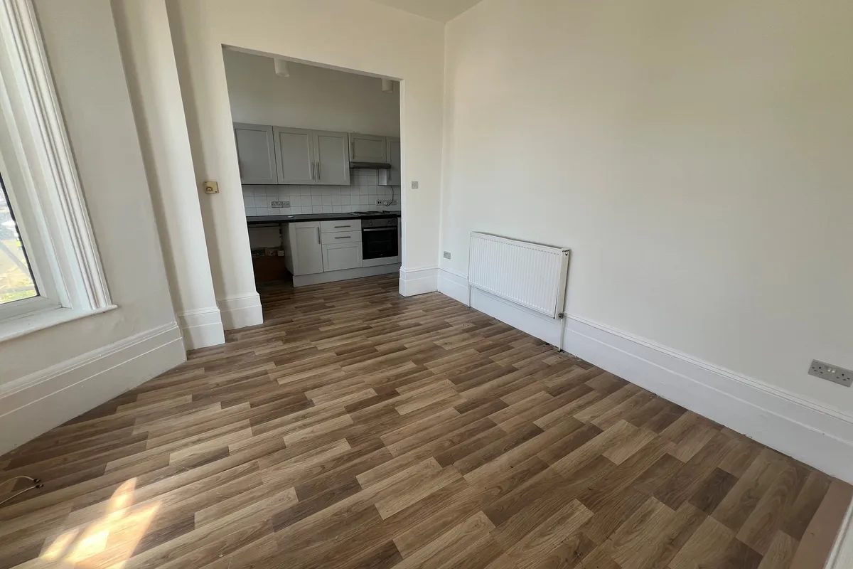 Flat Kenilworth Road in St Leonards