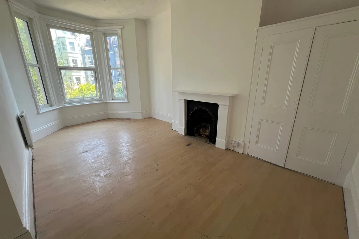 Flat Kenilworth Road in St Leonards