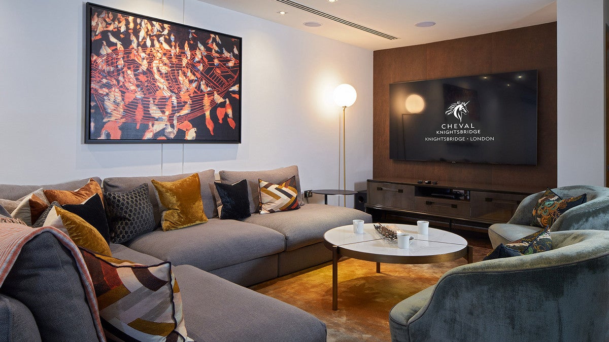 Flat Cheval Place in Greater London