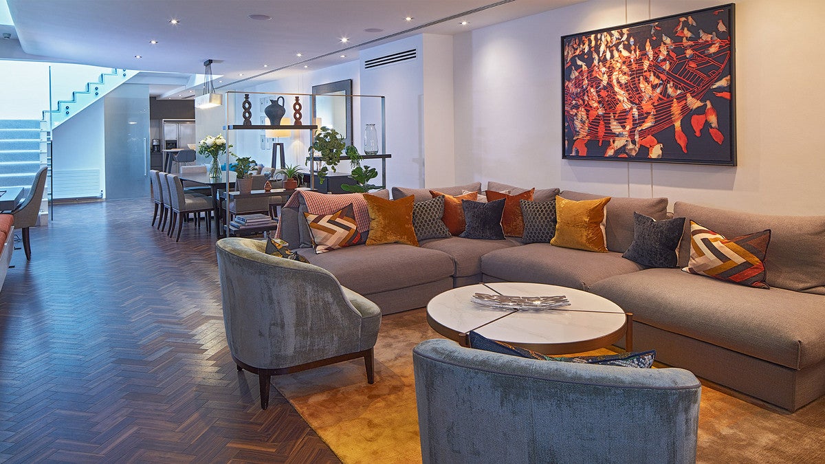 Flat Cheval Place in Greater London