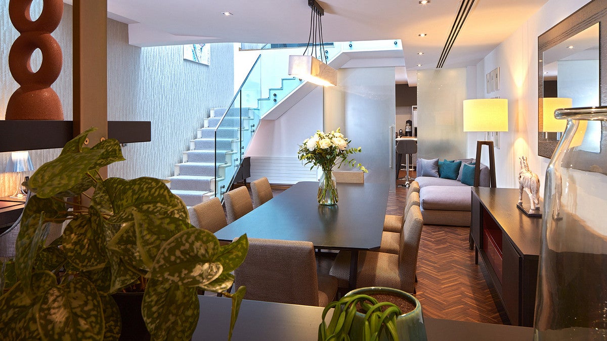 Flat Cheval Place in Greater London